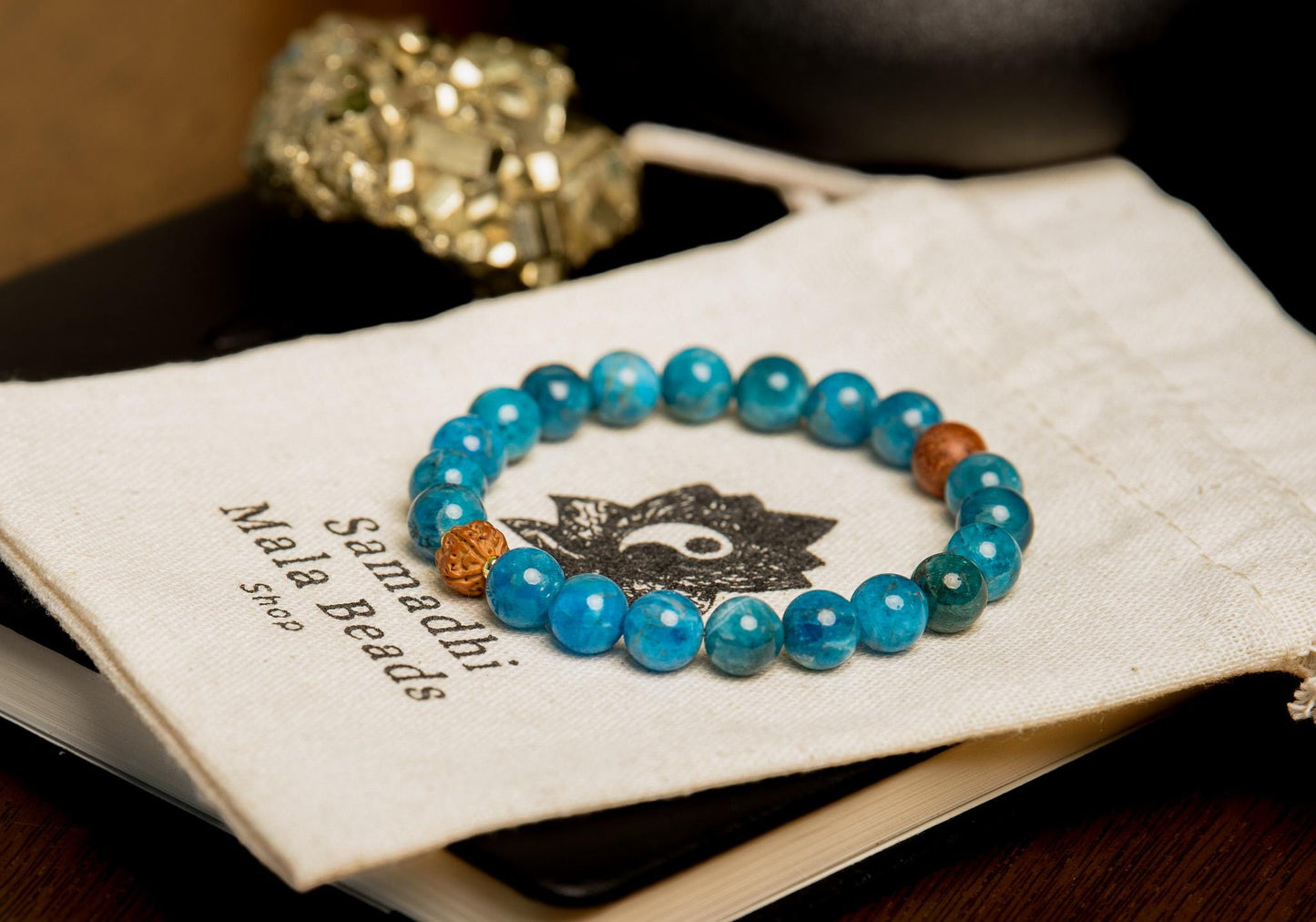 Apatite Wrist Mala Bracelet 8mm Reiki-Infused Gemstone Jewelry for Meditation, Healing & Mindfulness