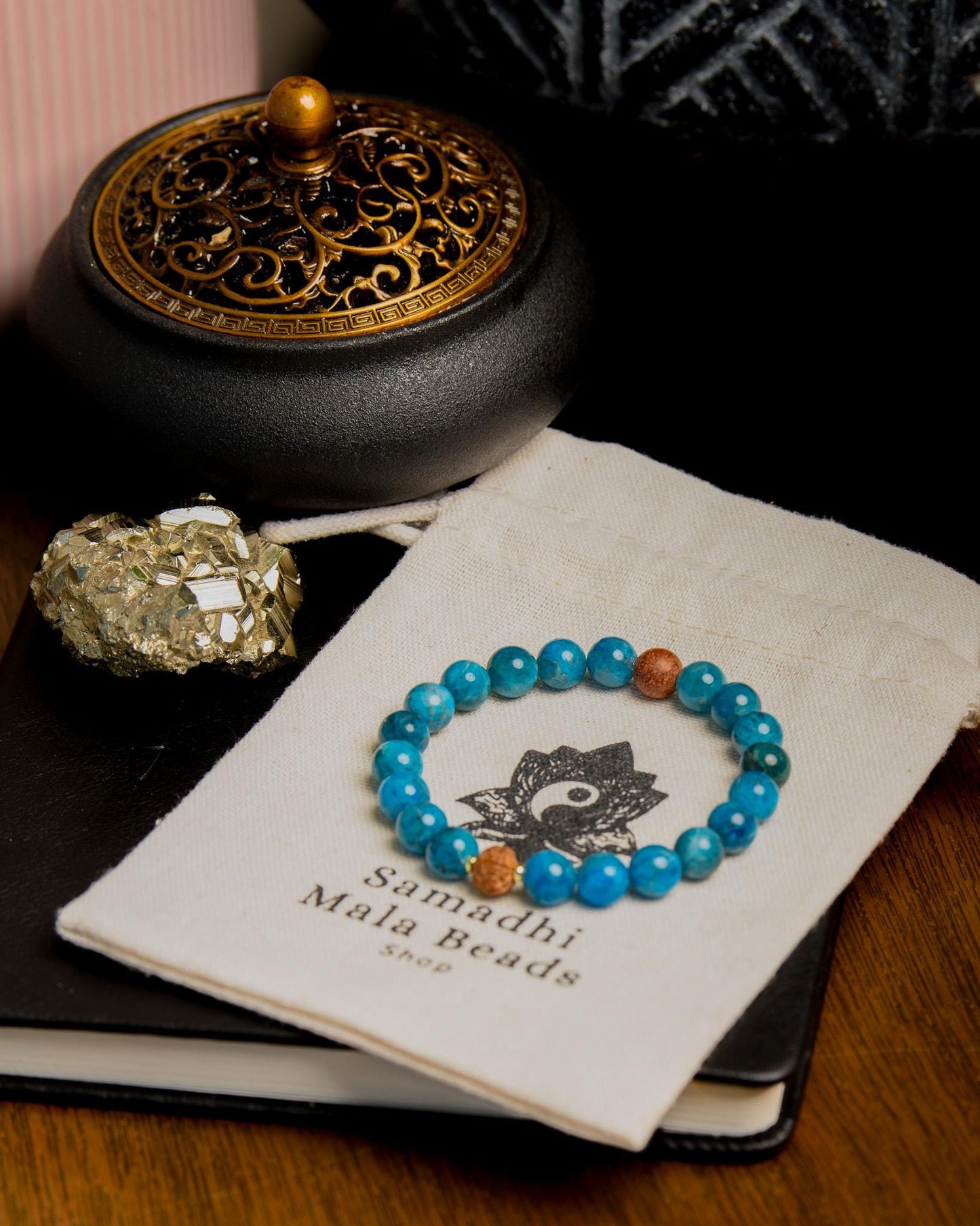 Apatite Wrist Mala Bracelet 8mm Reiki-Infused Gemstone Jewelry for Meditation, Healing & Mindfulness