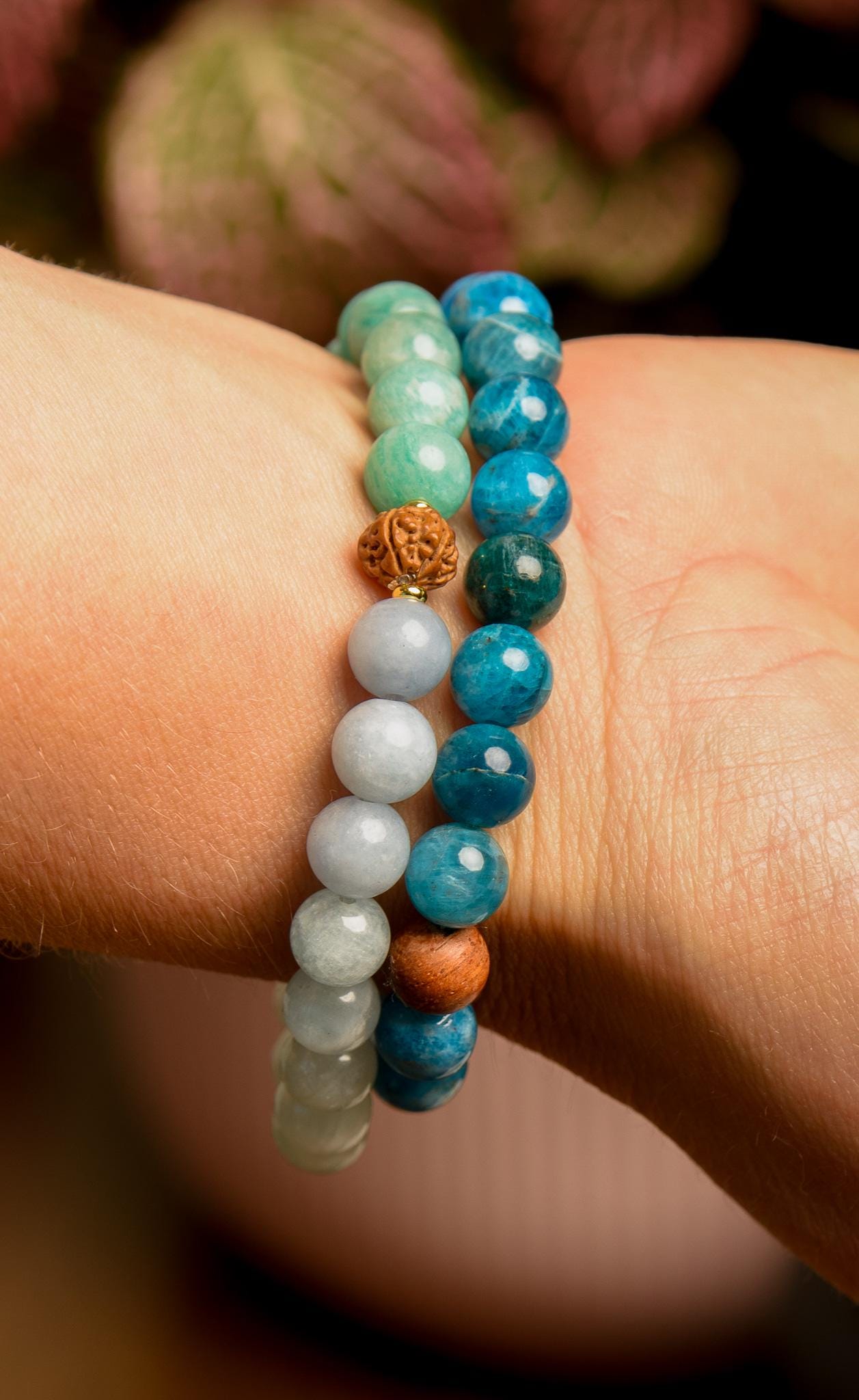 Apatite Wrist Mala Bracelet 8mm Reiki-Infused Gemstone Jewelry for Meditation, Healing & Mindfulness