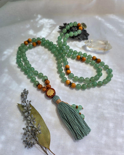Green Aventurine & Tulsi Wood Mala: Reiki-Infused Meditation Beads