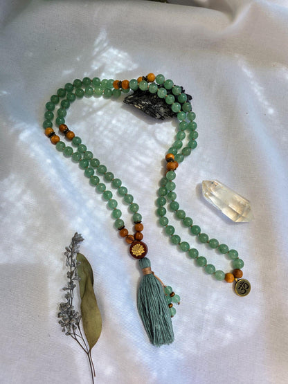 Green Aventurine & Tulsi Wood Mala: Reiki-Infused Meditation Beads