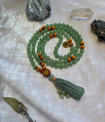 Green Aventurine & Tulsi Wood Mala: Reiki-Infused Meditation Beads